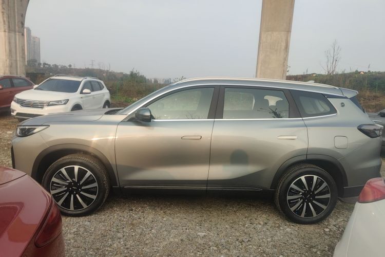 奇瑞 风云T8 2025款 1.5T 130km 豪华版7座车身外观4