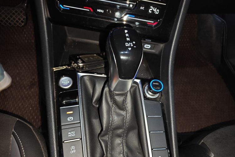 大众 速腾 2021款 280TSI DSG豪华智联版中控内饰18