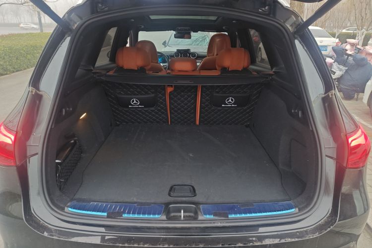 奔驰GLC 2023款 改款 GLC 260 L 4MATIC 动感型 5座局部细节23