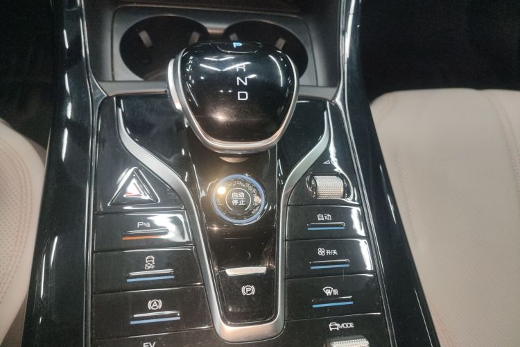 比亚迪 秦PLUS 2024款 荣耀版 DM-i 55KM领先型中控内饰18