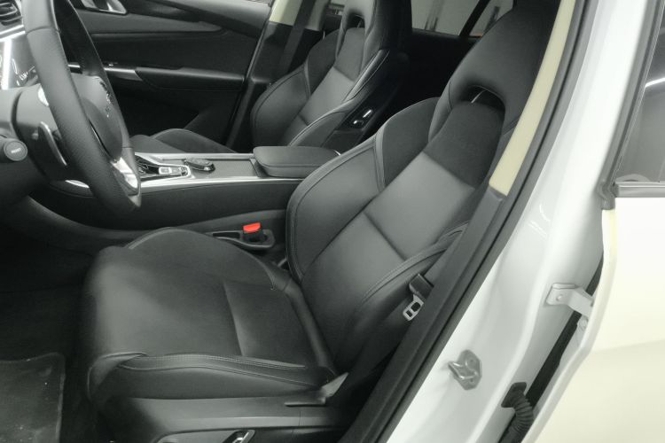 领克01 EM-P 2019款 1.5T PHEV Pro中控内饰19