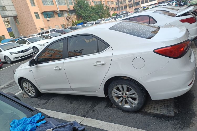 荣威360 2018款 PLUS 1.5L 自动尊享版车身外观4