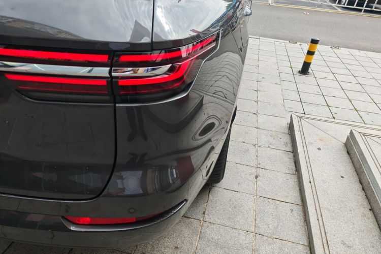 理想汽车 理想ONE 2021款 增程6座版车身外观9