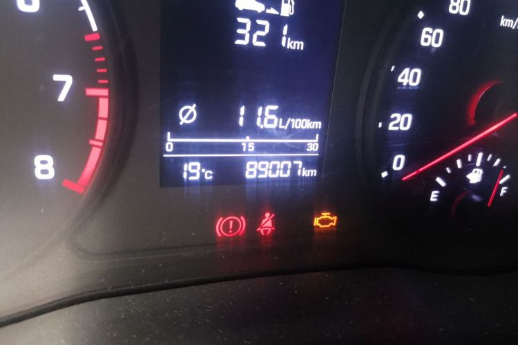 现代 悦纳 2016款 1.4L 自动炫酷版GLS中控内饰15