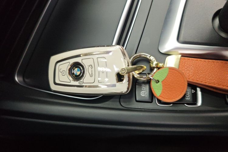 宝马3系 2018款 320Li 时尚型中控内饰7001