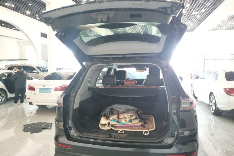 奇瑞 瑞虎8 PLUS 2022款 鲲鹏版 390TGDI DCT四驱豪享版机舱底盘23