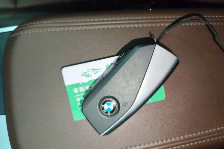 宝马iX1 2023款 eDrive25L X设计套装中控内饰11