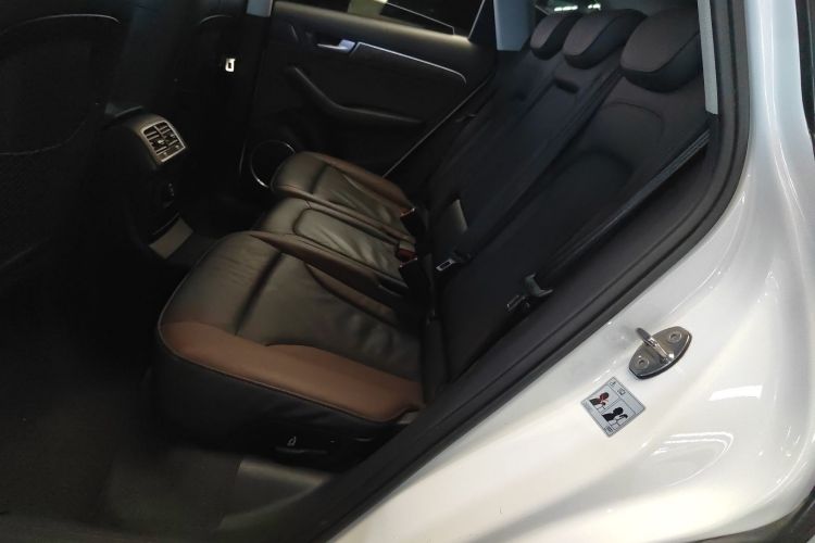 奥迪Q5 2017款 Plus 40 TFSI 舒适型中控内饰21