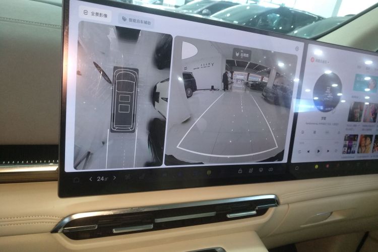 岚图汽车 岚图梦想家 2025款 PHEV 四驱旗舰鲲鹏版中控内饰16