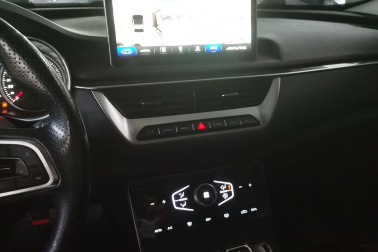 红旗H5 2022款 经典款 改款 1.5T DCT旗韵版中控内饰16