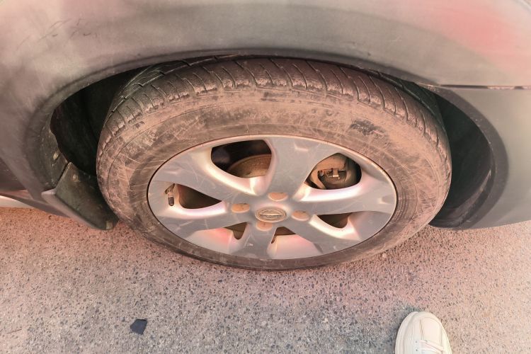 日产 骊威 2013款 劲锐 1.6XV CVT豪华版车身外观6007