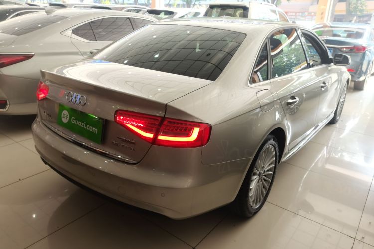 奥迪A4L 2016款 35 TFSI 典藏版 自动标准型车身外观7