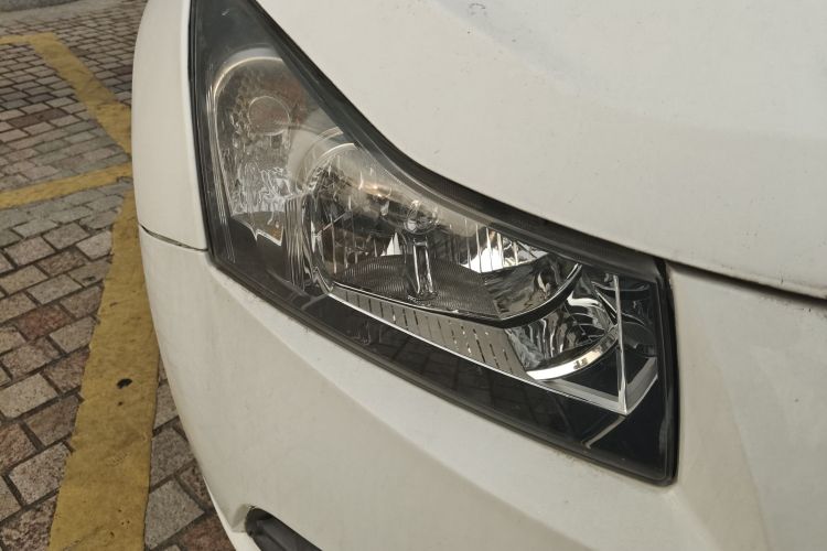 雪佛兰 科鲁兹 2013款 掀背 1.6L 自动豪华型车身外观8