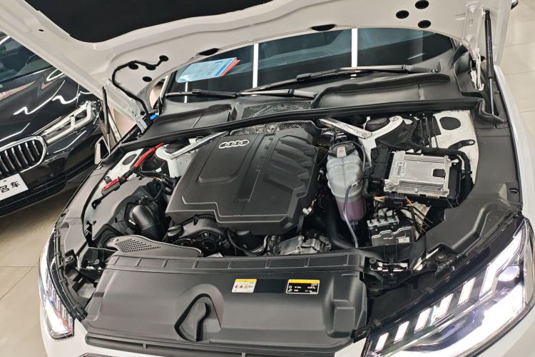 奥迪A4L 2024款 40 TFSI 时尚动感型机舱底盘24