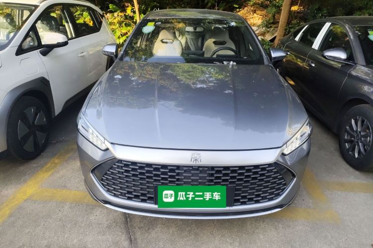 比亚迪 秦PLUS 2024款 荣耀版 DM-i 55KM领先型车身外观2