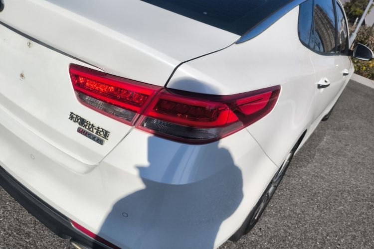 起亚K5 2016款 2.0L 自动LUX车身外观9