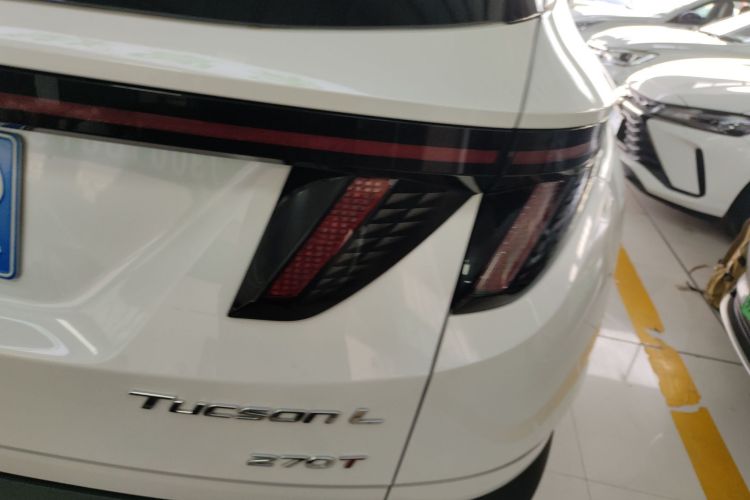 现代 2023款 途胜L 1.5T 自动两驱DLX豪华版车身外观9