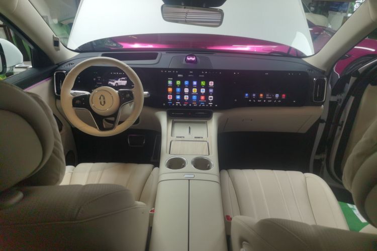 鸿蒙智行 问界M8 2025款 增程 Max+版 53.4kWh 6座版中控内饰7002