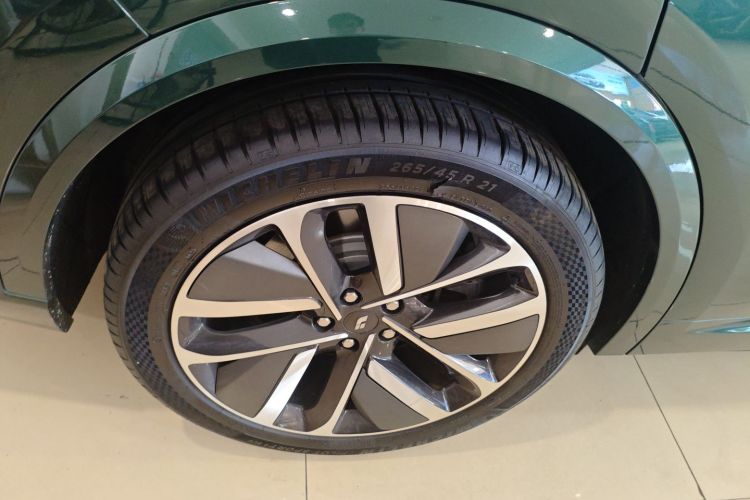 理想汽车 理想L9 2024款 Ultra车身外观6008