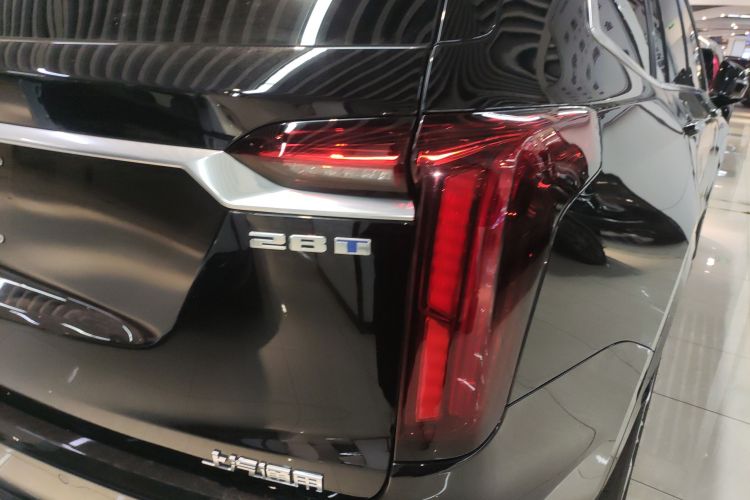 凯迪拉克XT6 2022款 2.0T 六座四驱豪华型车身外观9