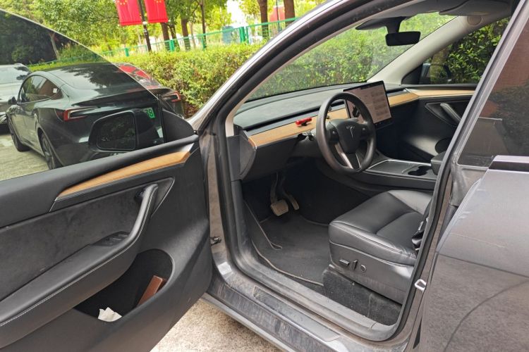 特斯拉 Model Y 2021款 长续航全轮驱动版中控内饰20