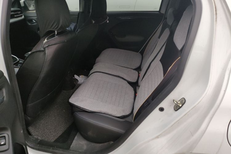 雪铁龙C3-XR 2021款 190THP DCT致尚版中控内饰21