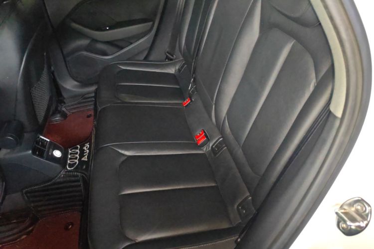 奥迪A3 2018款 30周年年型 Sportback 40 TFSI 风尚型中控内饰7004