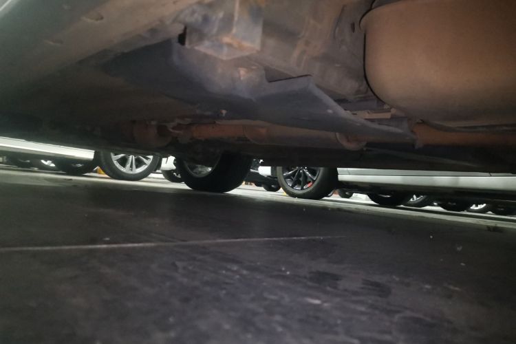 路虎 发现神行 2017款 2.0T PURE局部细节9002