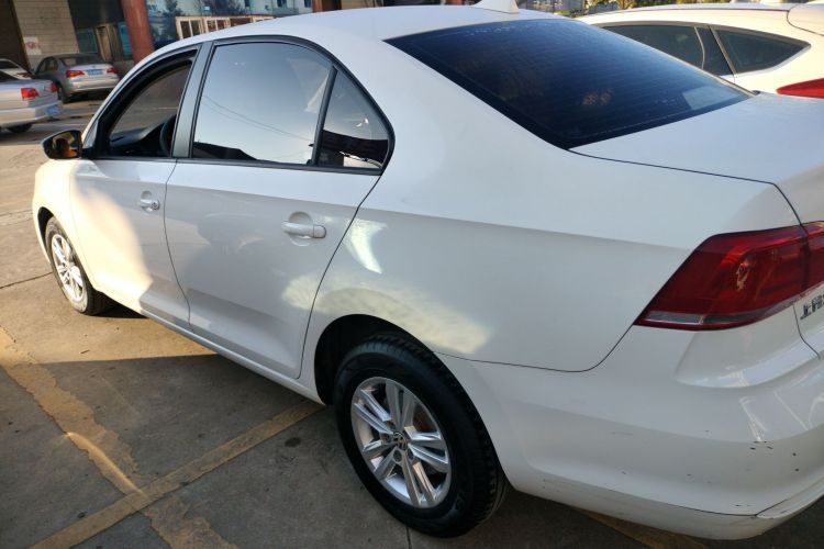 大众 桑塔纳 2019款 1.5L 手动风尚版 国VI车身外观4