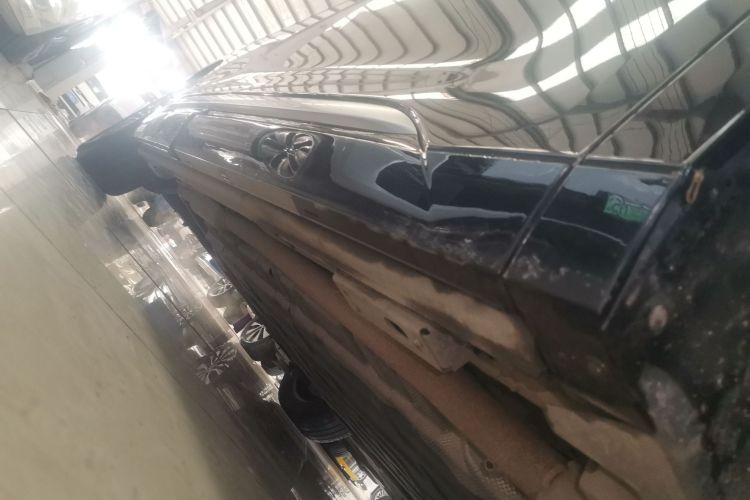 腾势D9 2022款 DM-i 1040 尊贵型局部细节9001