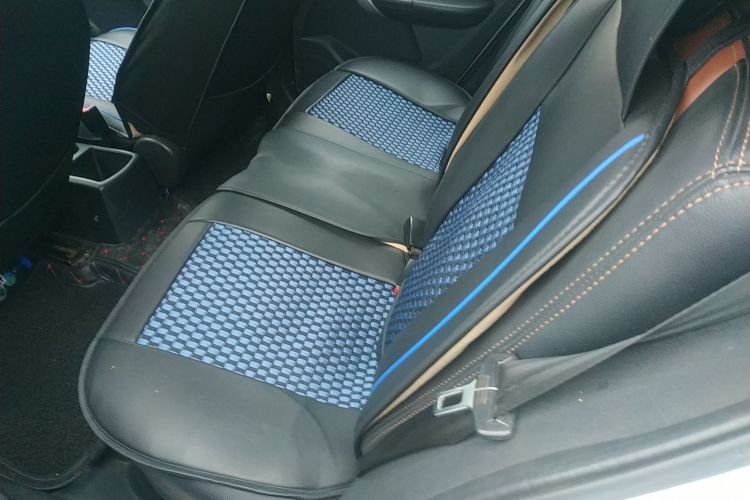 凯翼C3R 2015款 1.5L 手动金钻版中控内饰21