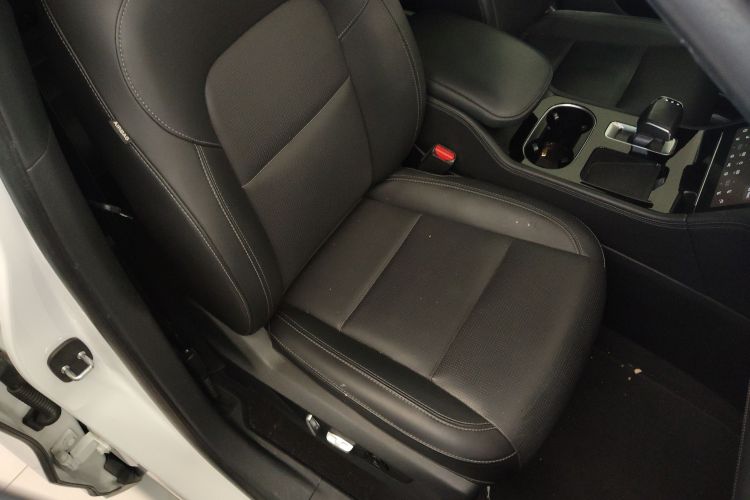 理想汽车 理想ONE 2021款 增程6座版局部细节41