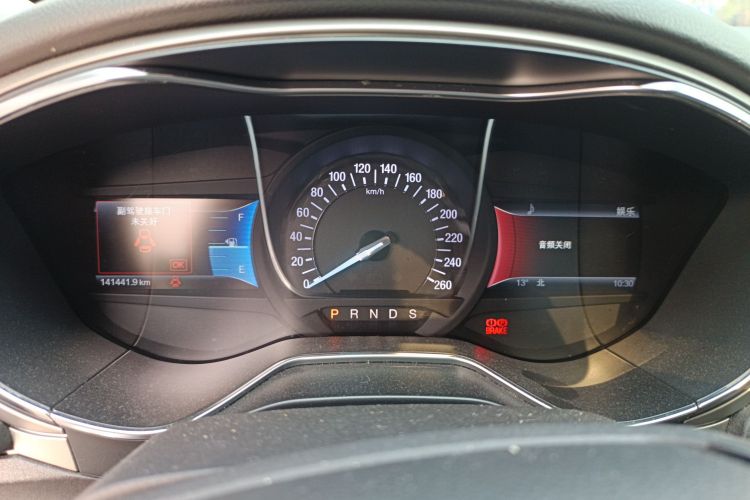 福特 蒙迪欧 2013款 2.0L GTDi200豪华型中控内饰14