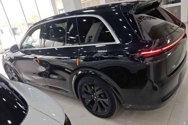 理想汽车 理想L8 2023款 Pro车身外观4