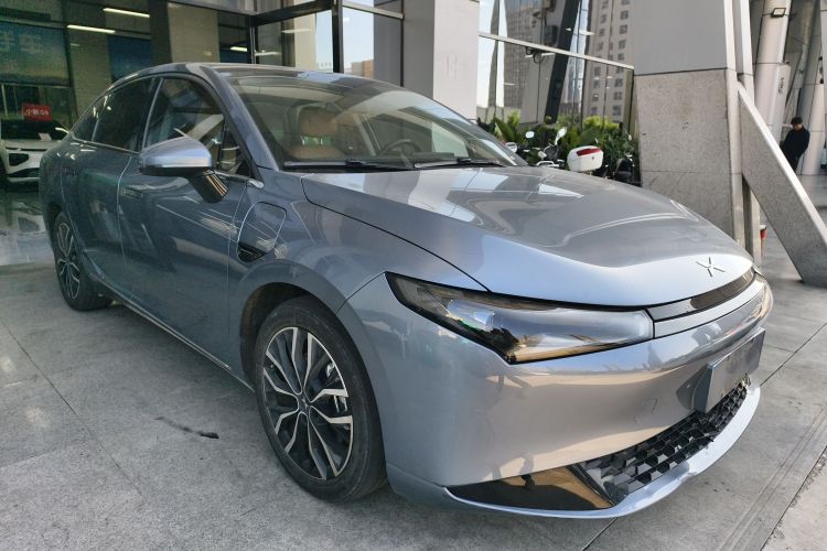 小鹏P5 2024款 500Plus版车身外观3