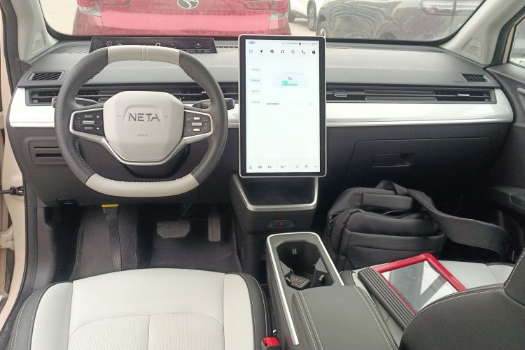 哪吒汽车 哪吒AYA 2023款 401中控内饰12