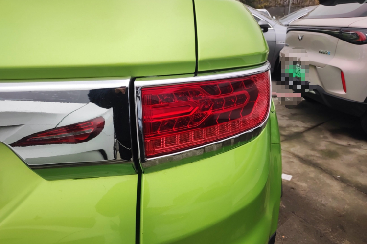 陆风X7 2016款 2.0T 全景尊贵版车身外观6006