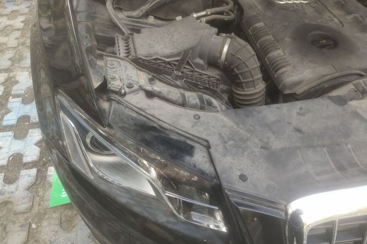 奥迪Q5 2011款 2.0TFSI 技术型局部细节9006