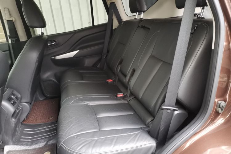 日产 途达 2018款 2.5L 自动两驱智享版中控内饰21