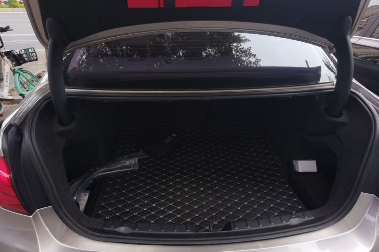 宝马3系 2017款 320Li 时尚型机舱底盘23