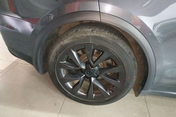 特斯拉 Model X 2023款 双电机全轮驱动版车身外观6008