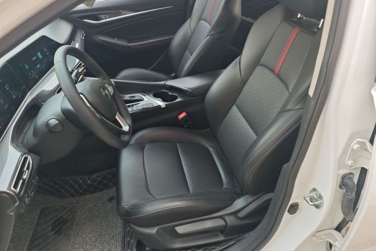 长安 逸动 2020款 PLUS 1.6L GDI 自动豪华型局部细节19