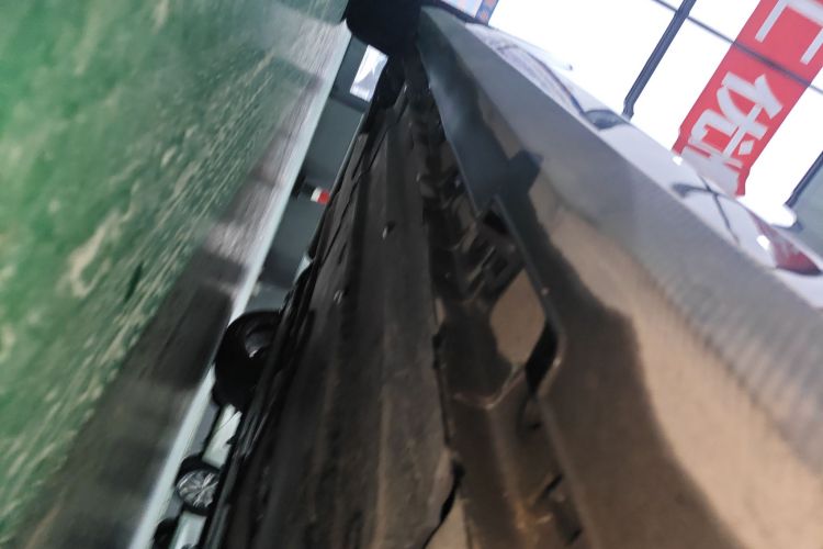 长安UNI-V 2025款 第三代 2.0T 劲擎型局部细节9001