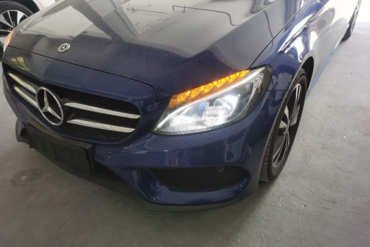 奔驰C级 2018款 C 200 运动版局部细节36