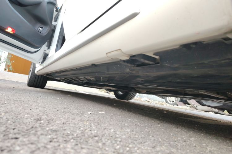 奔驰C级 2019款 改款 C 260 L 运动版局部细节9002