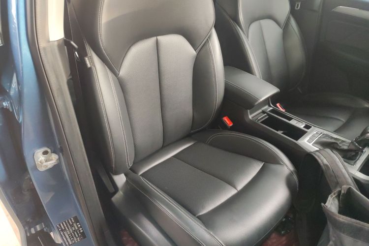 荣威RX5 2019款 20T 两驱自动4G互联铂金版局部细节41