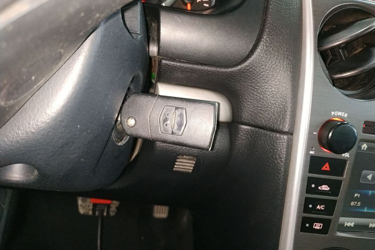 马自达6 2015款 2.0L 自动时尚型中控内饰7001