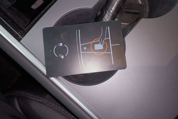 特斯拉 Model Y 2024款 后轮驱动版中控内饰11