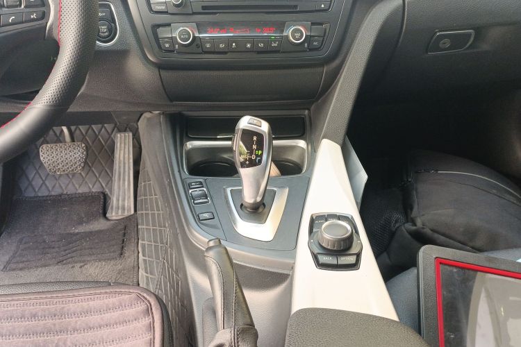 宝马3系 2014款 320Li 时尚型中控内饰18