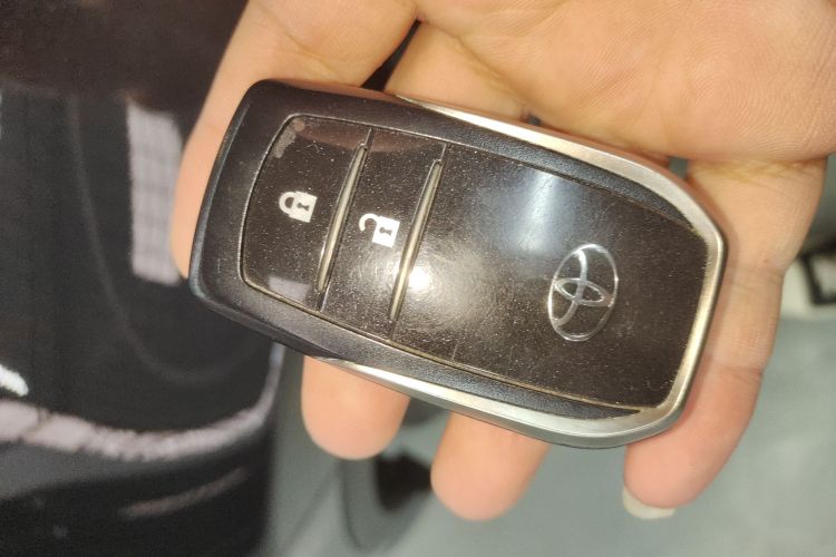 丰田 RAV4荣放 2019款 2.0L CVT两驱风尚版 国VI中控内饰7001